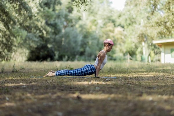 Wie schafft man eine ruhige Yoga-Ecke im hektischen Stadtleben?